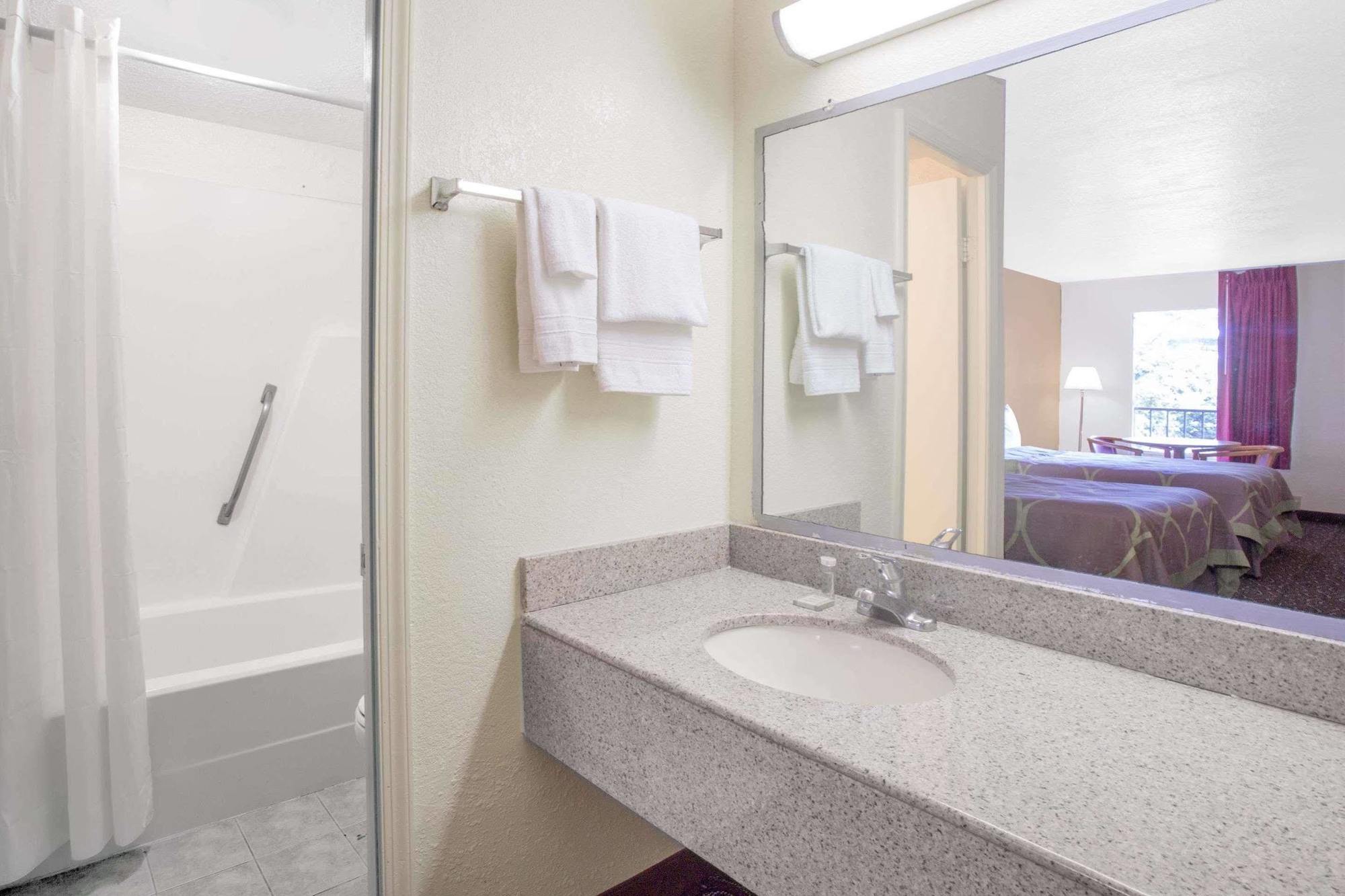 Super Inn Williamsburg Dış mekan fotoğraf